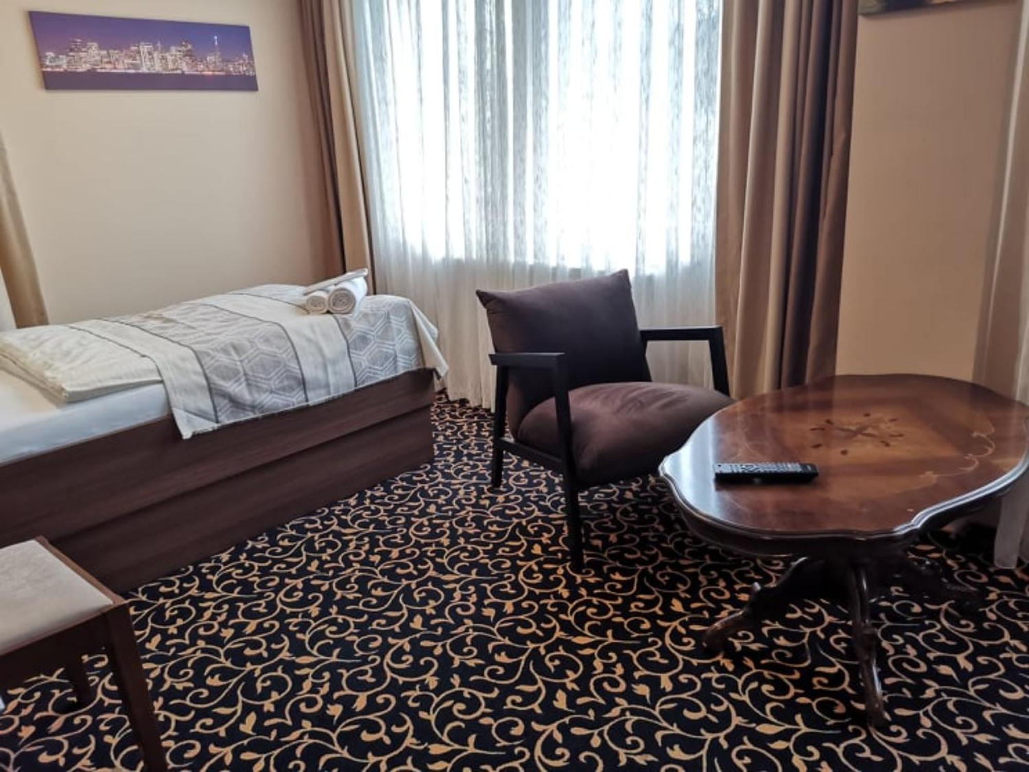 Hotel Zum Weissen Ochsen Aalen Extérieur photo