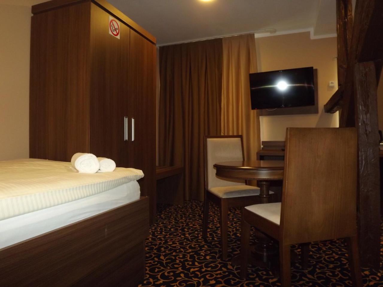 Hotel Zum Weissen Ochsen Aalen Extérieur photo