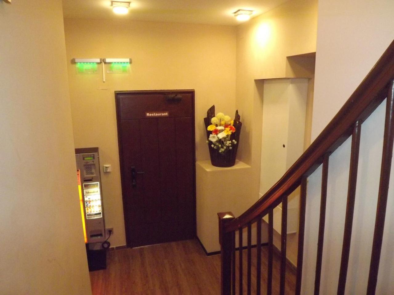 Hotel Zum Weissen Ochsen Aalen Extérieur photo